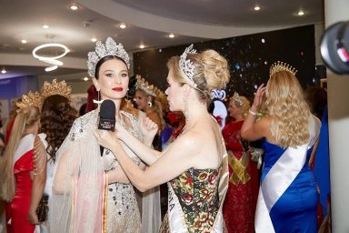 Нина Банная передала корону "Миссис России 2026" Марине Куклачёвой Нина Банная передала корону "Миссис России 2026" Марине Куклачёвой